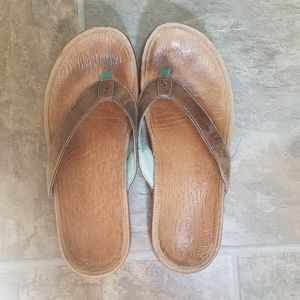 EUC Chaco leather sandals, size 8